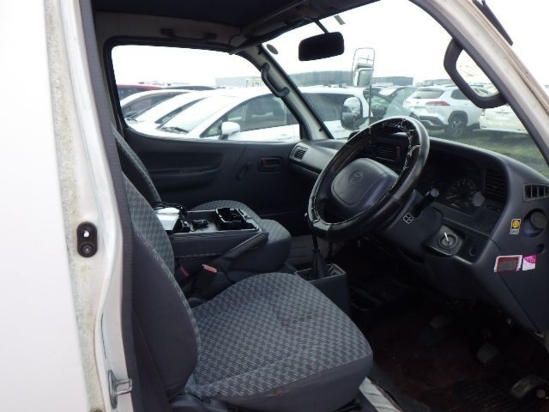 HIACE VAN-48