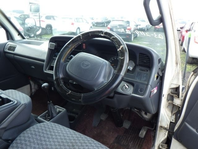 HIACE VAN-47