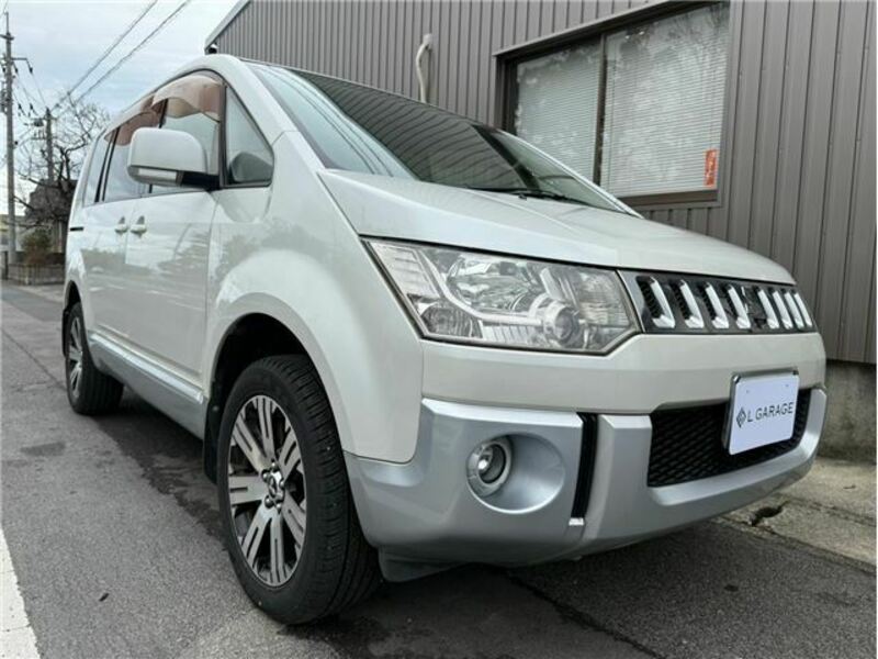 MITSUBISHI DELICA D5