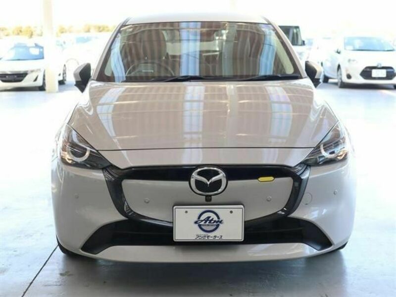 MAZDA2