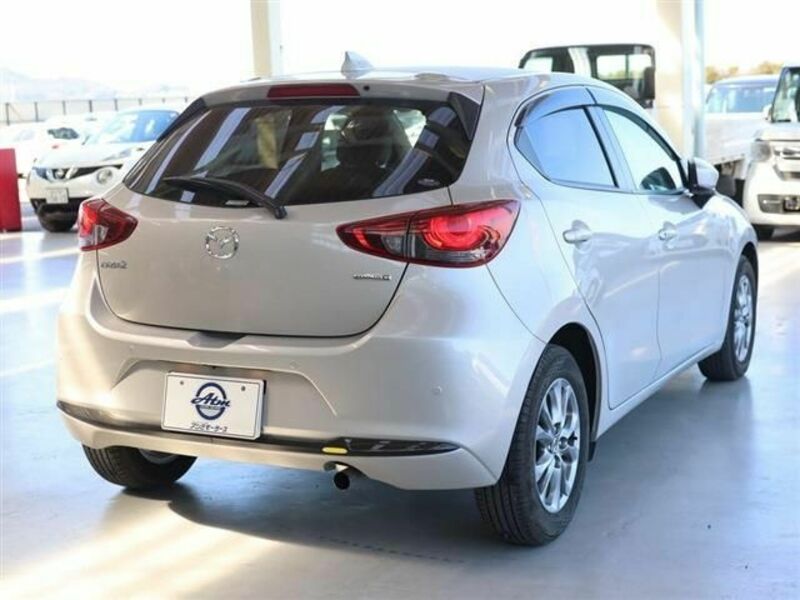 MAZDA2