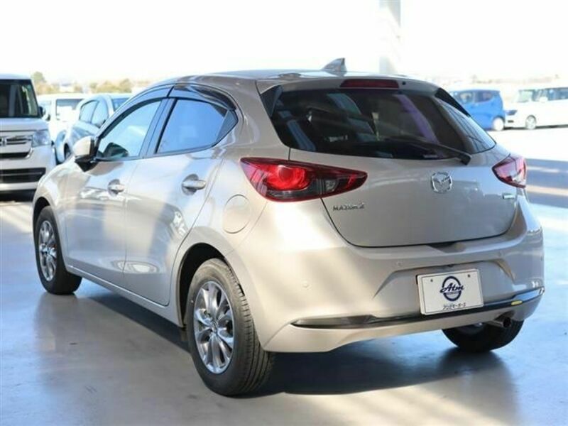 MAZDA2