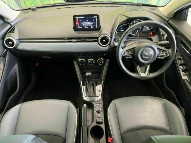 MAZDA2