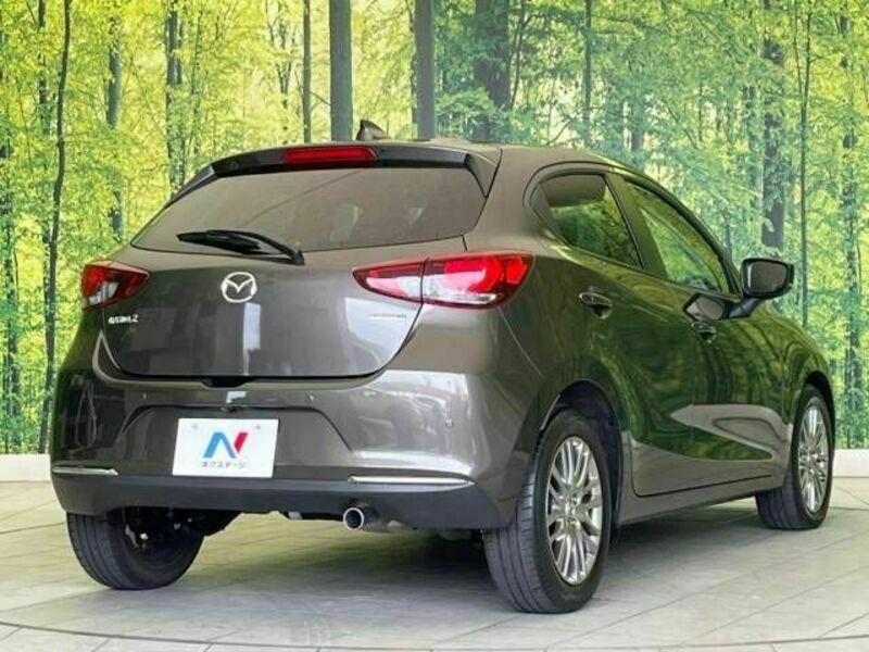 MAZDA2