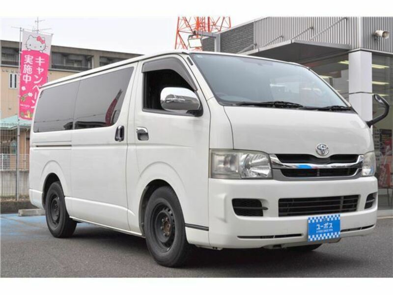 TOYOTA HIACE