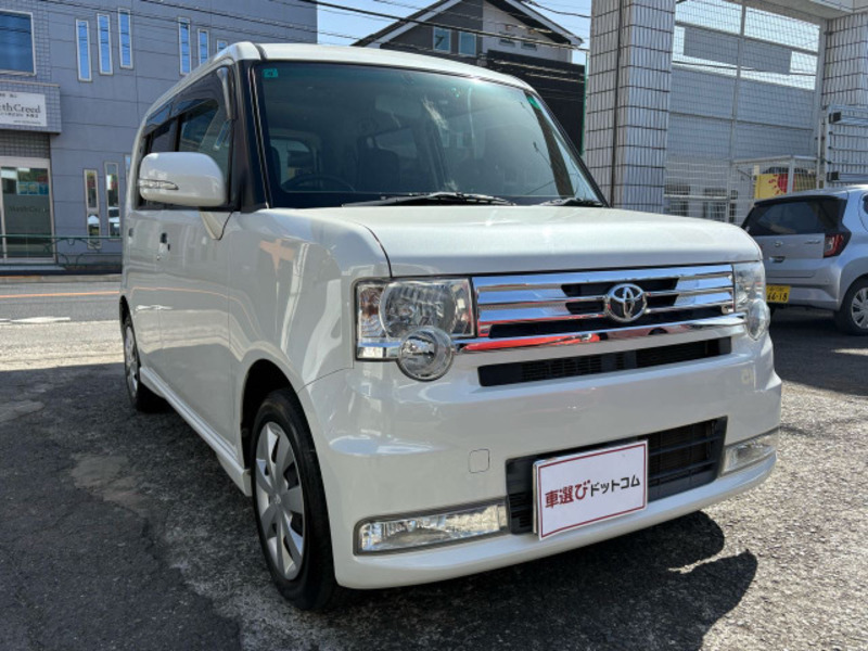 TOYOTA PIXIS SPACE