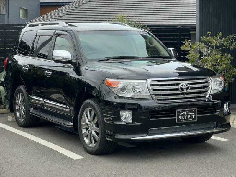 LAND CRUISER