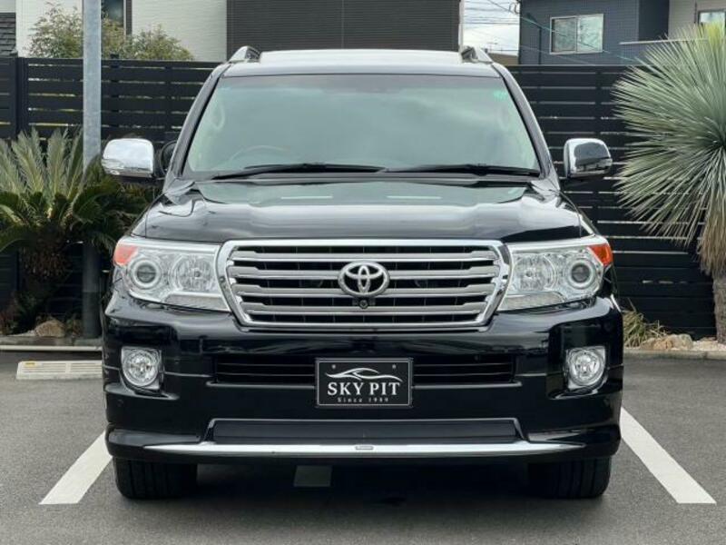 LAND CRUISER