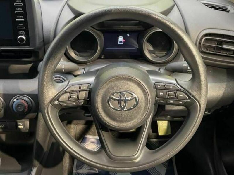 YARIS CROSS