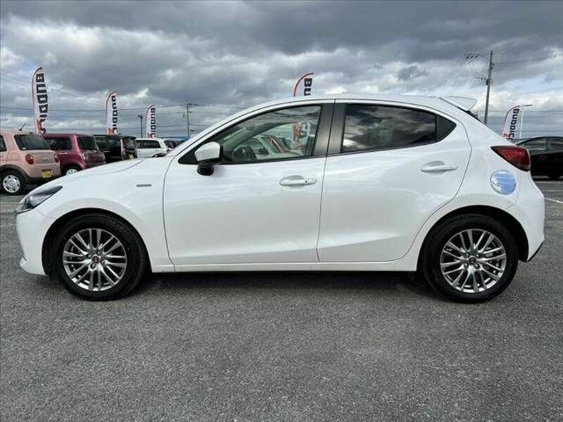 MAZDA2