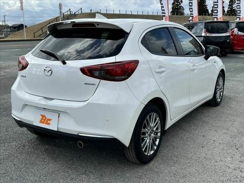 MAZDA2