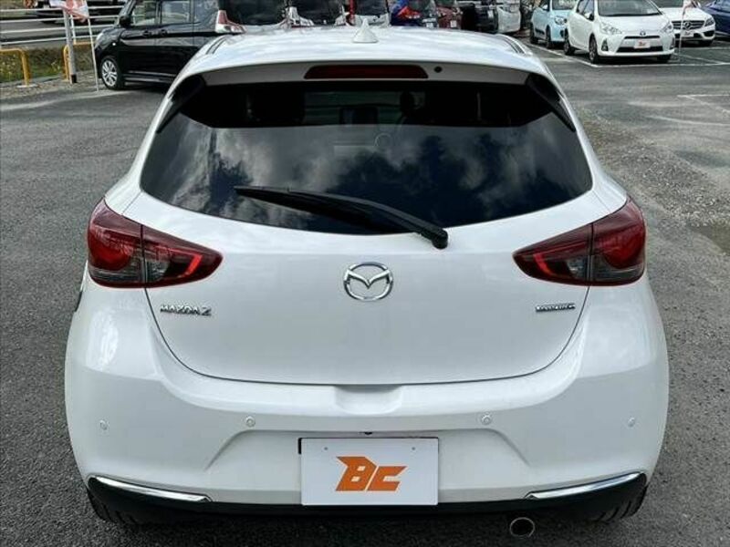 MAZDA2