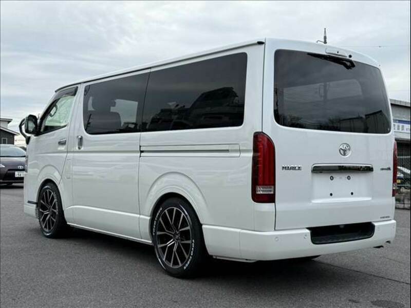 HIACE VAN