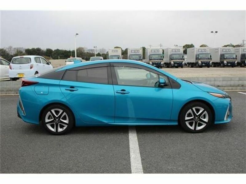 PRIUS PHV