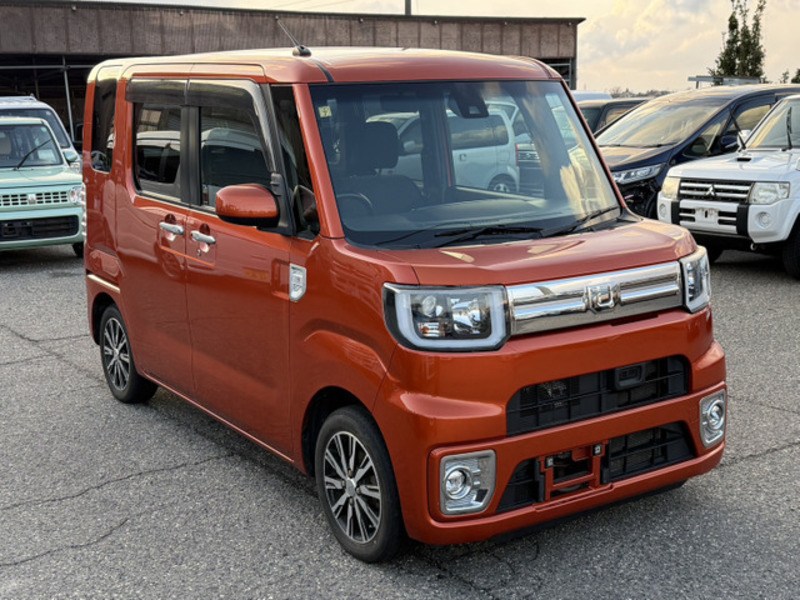 DAIHATSU WAKE