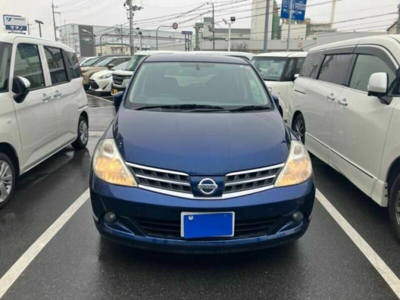 NISSAN TIIDA