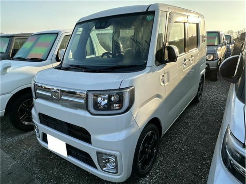 DAIHATSU WAKE