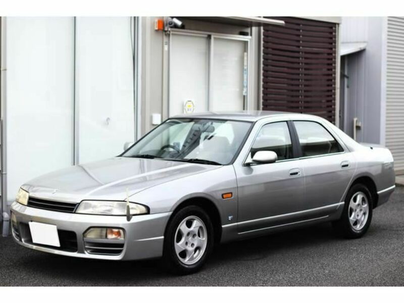 NISSAN SKYLINE