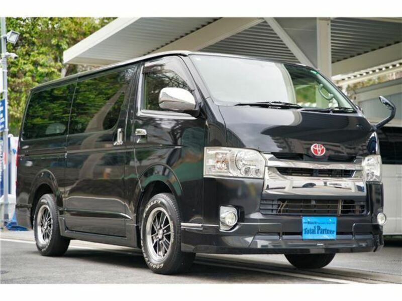 TOYOTA HIACE VAN