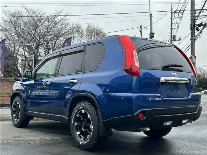 X-TRAIL