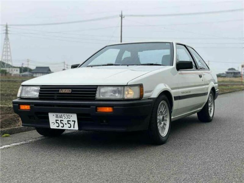 COROLLA LEVIN