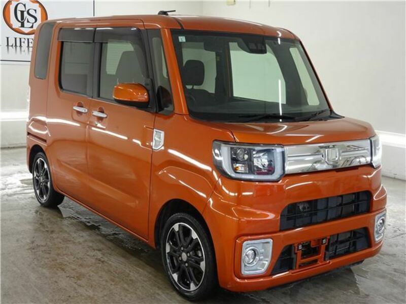 DAIHATSU WAKE