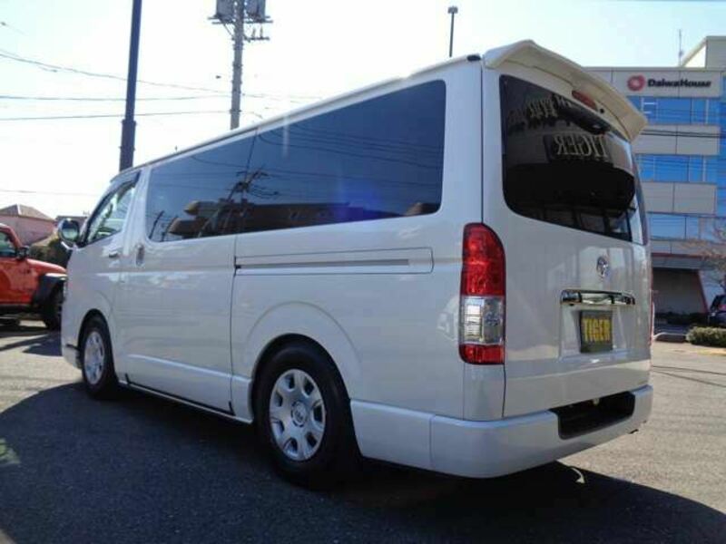 HIACE VAN