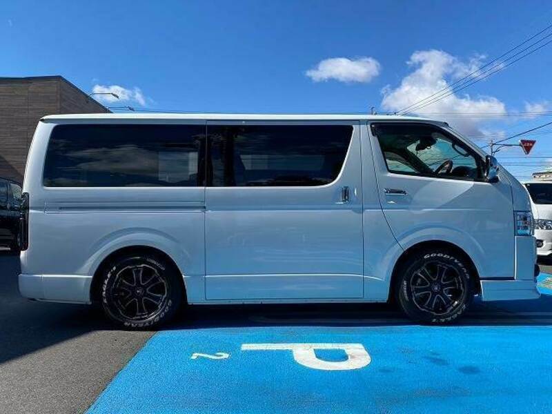 HIACE VAN