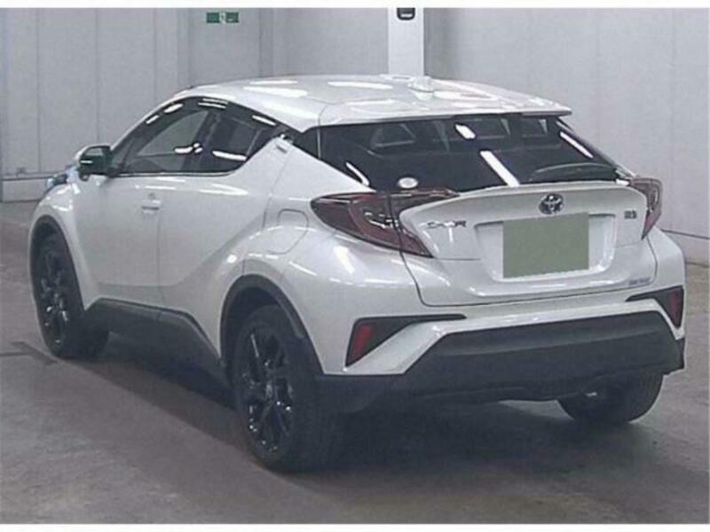 Used 2019 TOYOTA C-HR DAA-ZYX10  SBI Motor Japan