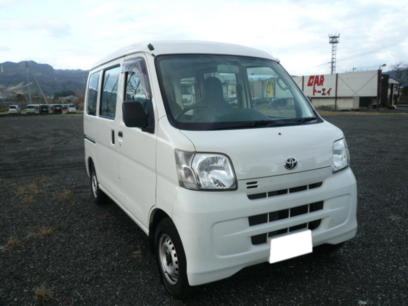 TOYOTA PIXIS VAN