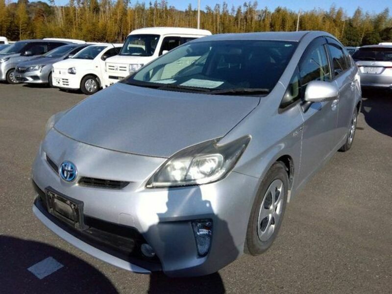 TOYOTA PRIUS