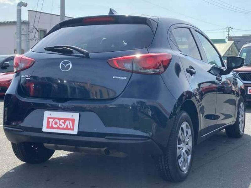 MAZDA2