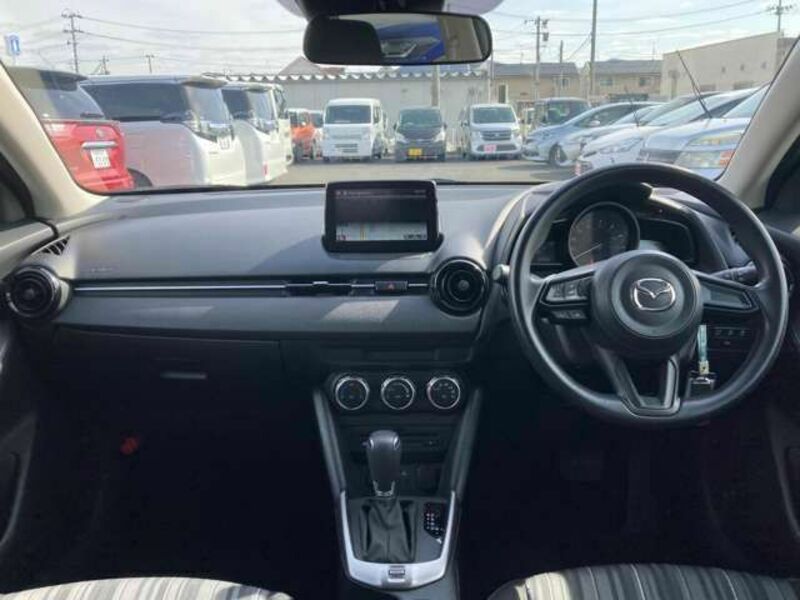 MAZDA2