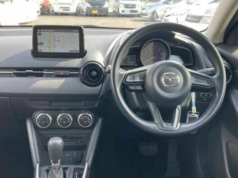 MAZDA2