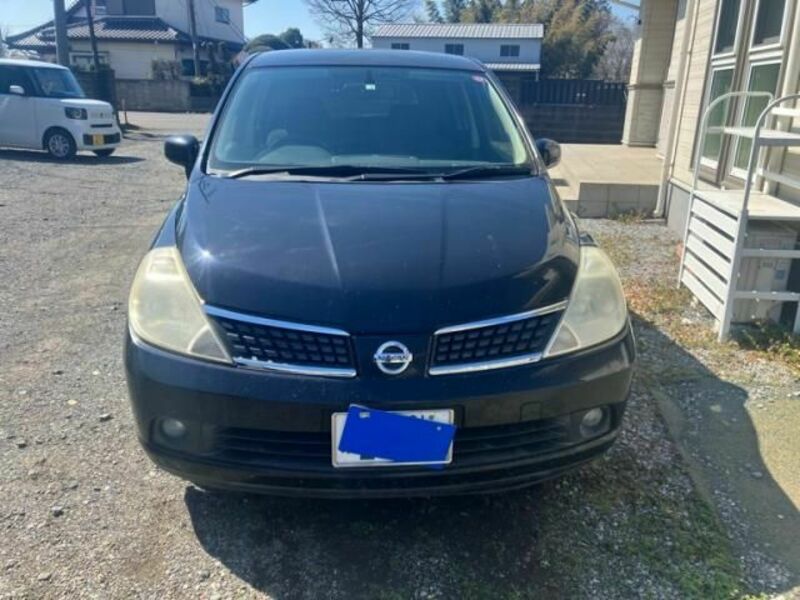 NISSAN TIIDA