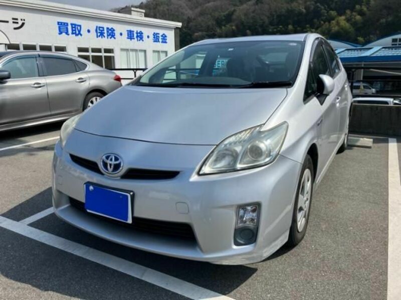 TOYOTA PRIUS