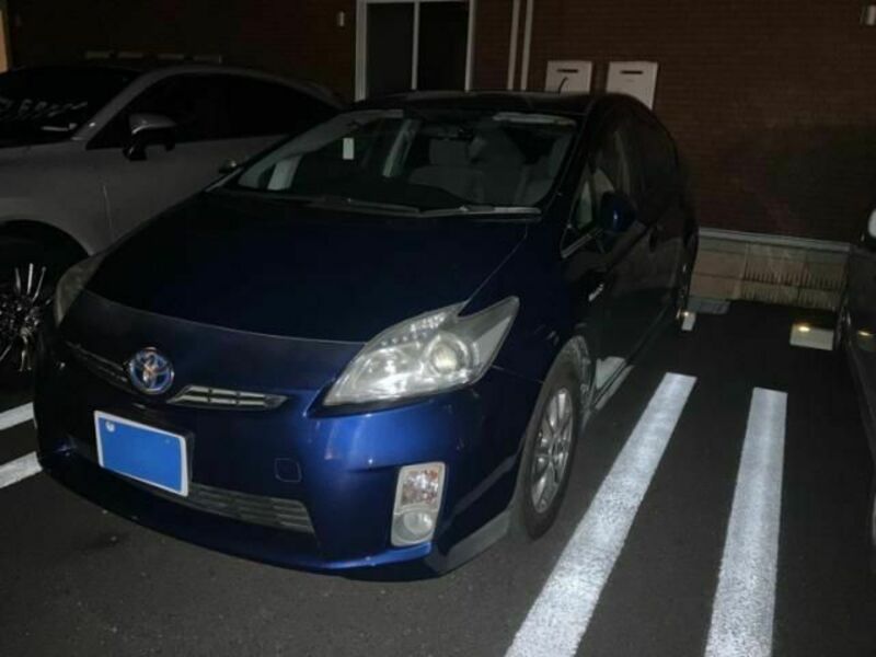 TOYOTA PRIUS