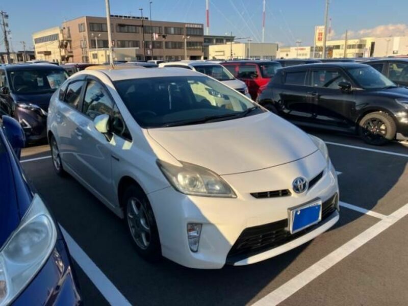 TOYOTA PRIUS