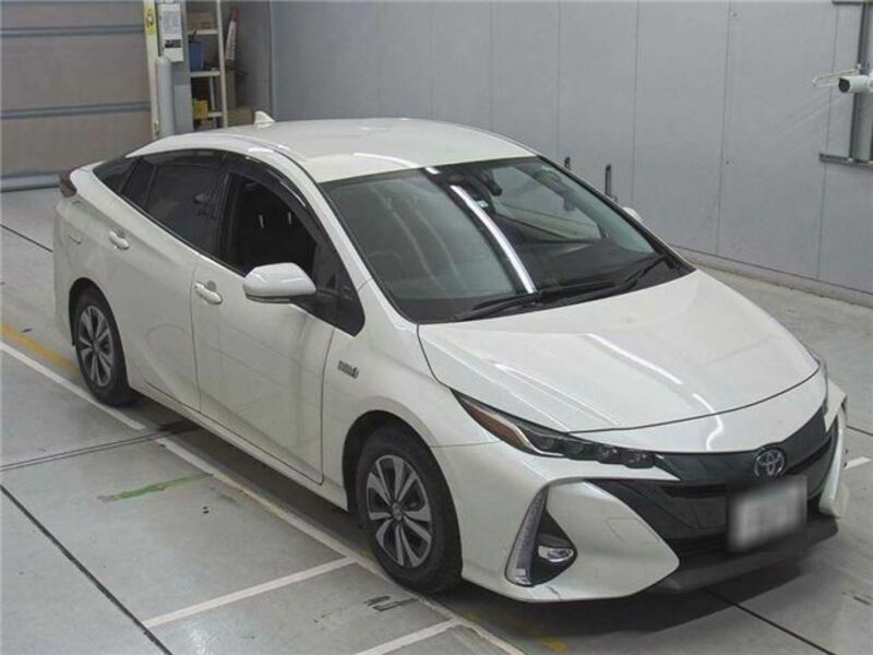 TOYOTA PRIUS PHV