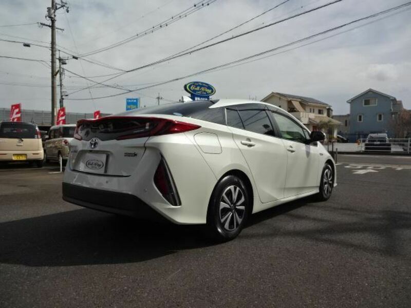 PRIUS PHV