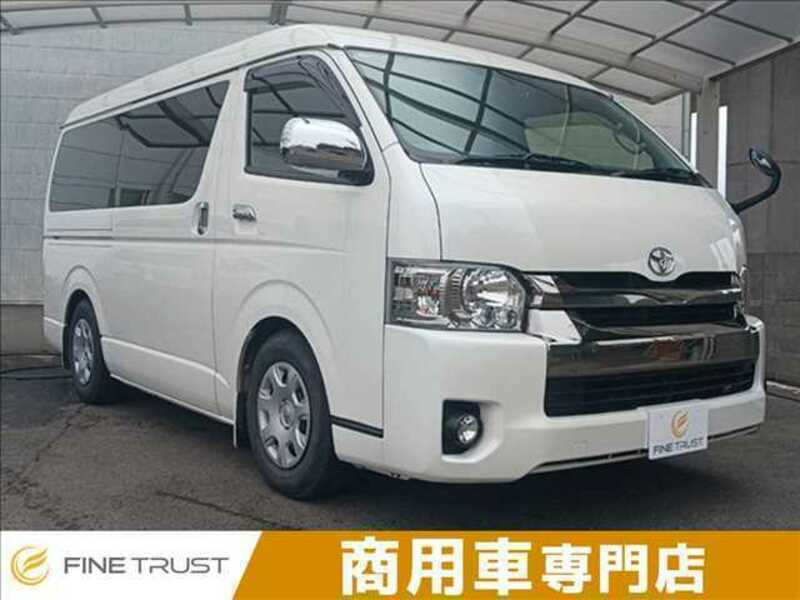 TOYOTA HIACE VAN