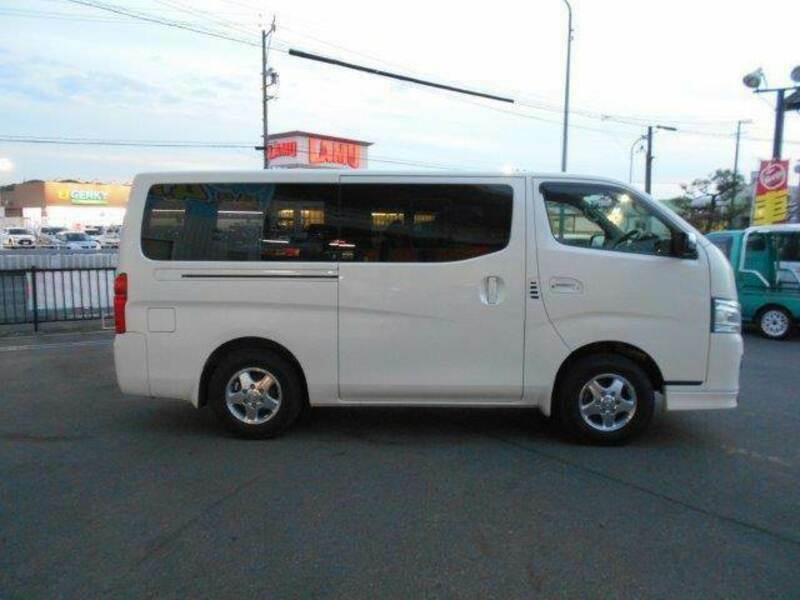 NV350 CARAVAN-15