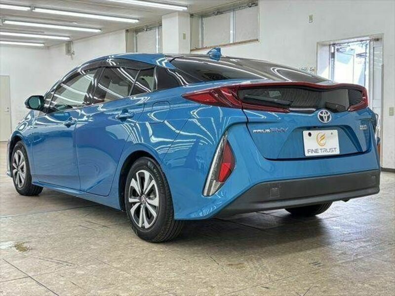 PRIUS PHV