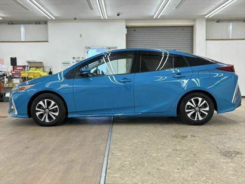 PRIUS PHV