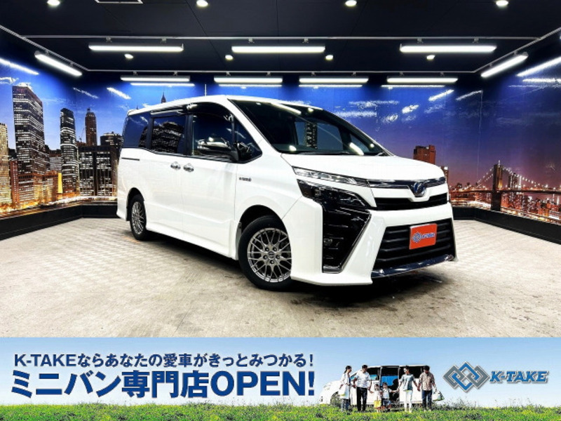 TOYOTA VOXY