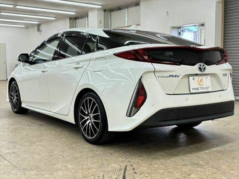 PRIUS PHV