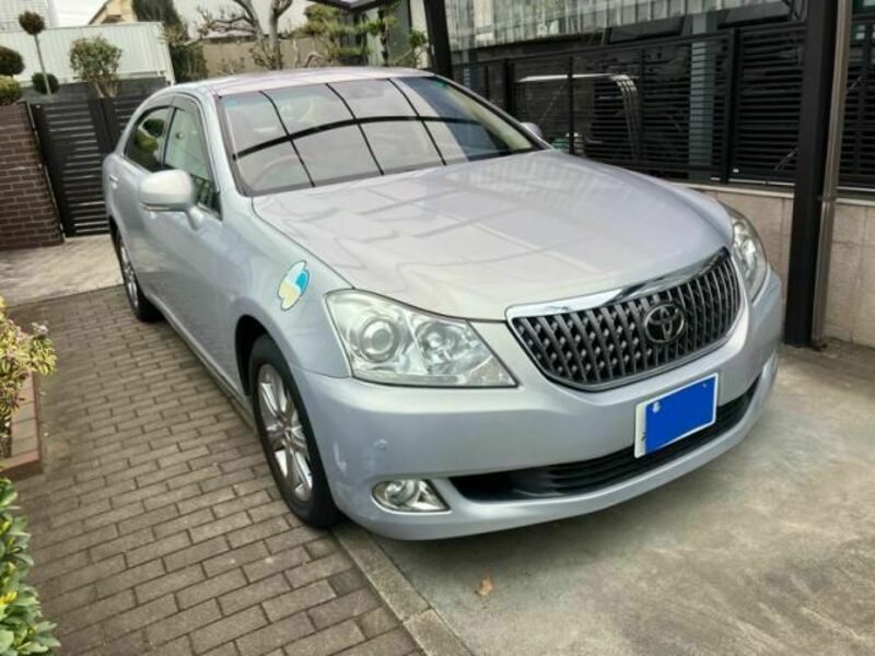 TOYOTA CROWN MAJESTA