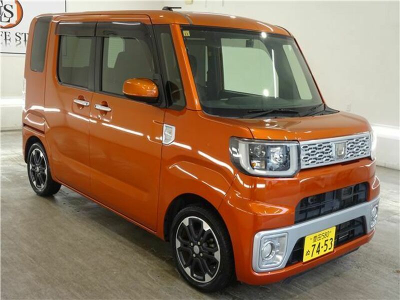 DAIHATSU WAKE