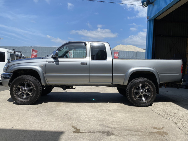 HILUX