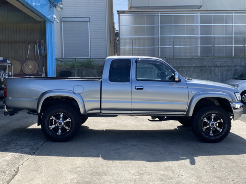 HILUX